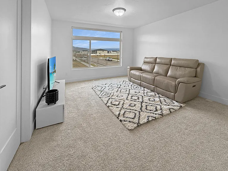 617 S 1080 W — Photo 27