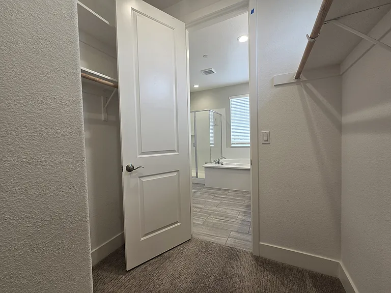 1429 Brody Bird Ln — Photo 55