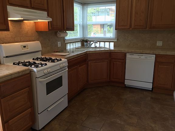 5th image of 2111 Glyndon Ave