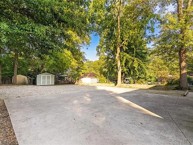 1643 Ralph David Abernathy Blvd SW #B — Photo 17
