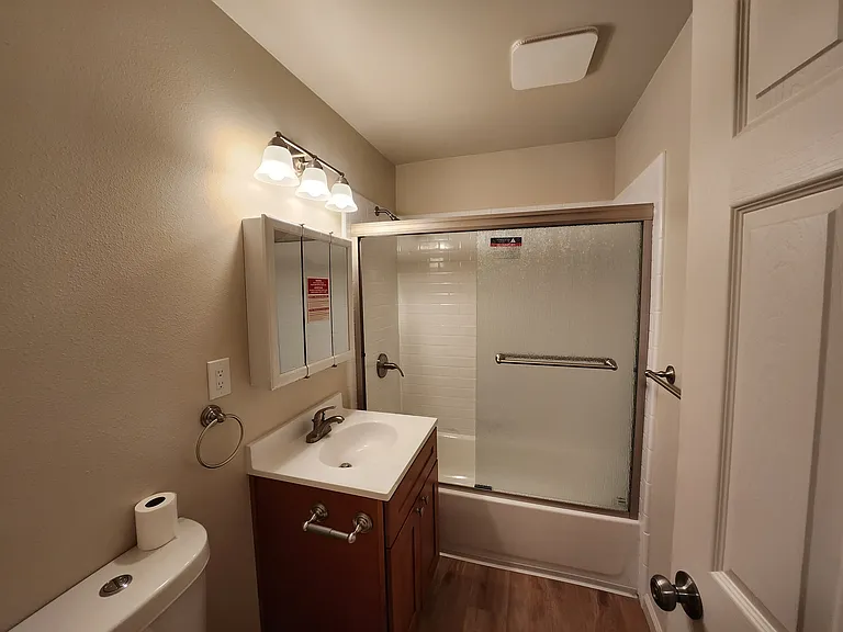 805 Sharmon Palms Ln #B — Photo 11