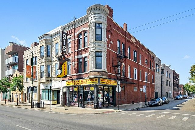 1st image of 918 N Ashland Ave #2