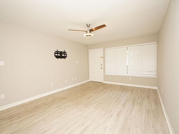 5th image of 210 Pelham Rd Unit 212A