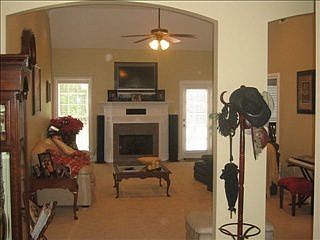 4th image of 107 Sunset Dr