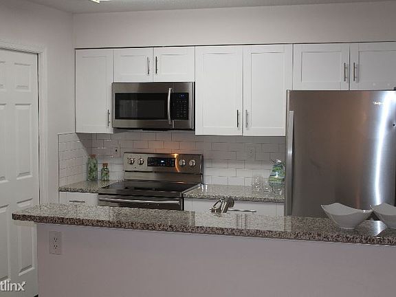 3rd image of 75 Hollis Wood Dr