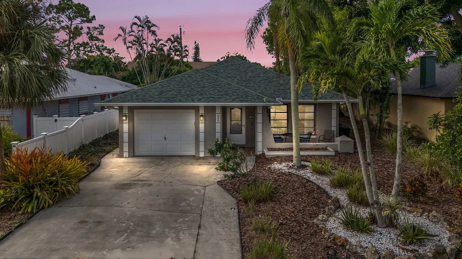 3 bed, 2.0 bath, 1442 sqft, $4,617 — Photo 4