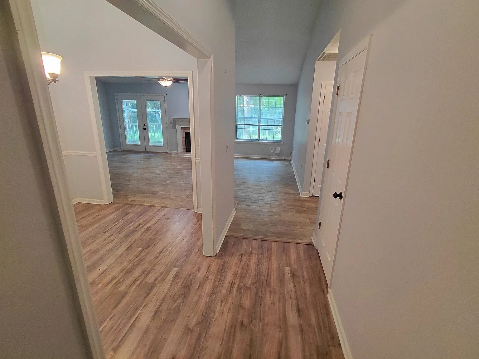 3 bed, 1418 sqft, $2,150 — Photo 3