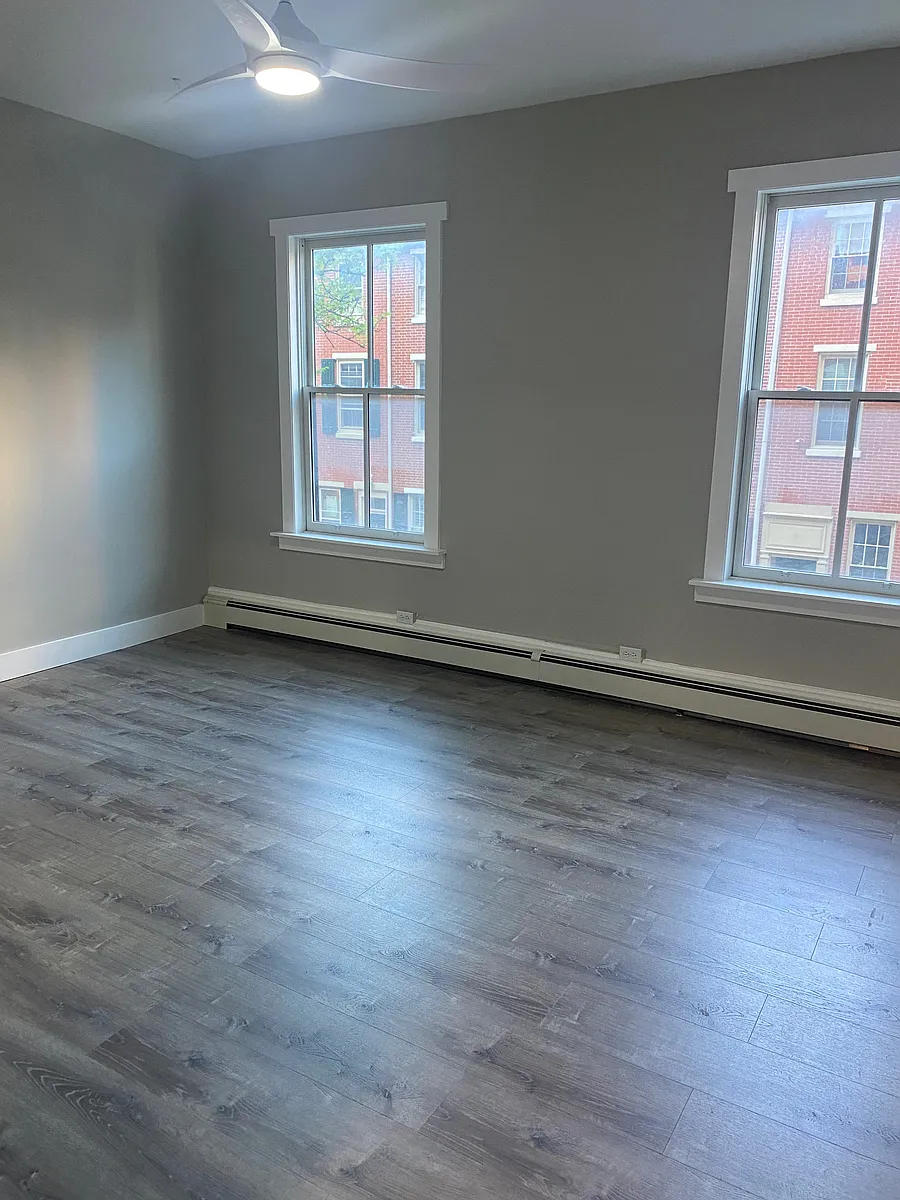 Building Photo - 309 S 16th St #2F