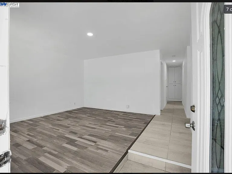 1146 Lewis Ave — Photo 6