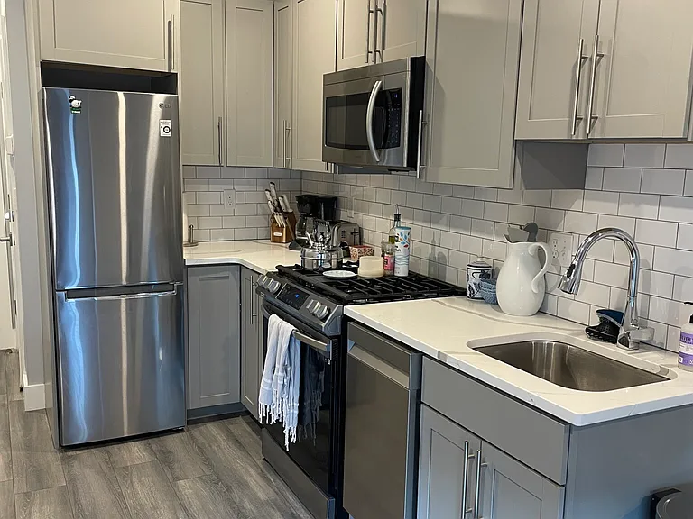 55 W 5th St #302 — Photo 6