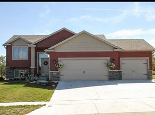 4030 Stone Point Dr NE, Rochester, MN 55906