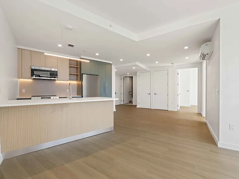 2201 Beverley Rd #620A — Photo 1