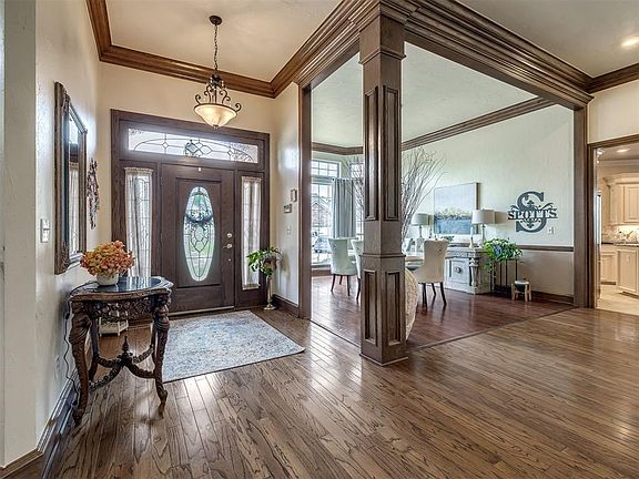 4th image of 12513 Lorien Way