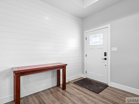 5th image of 760 Regency Ln