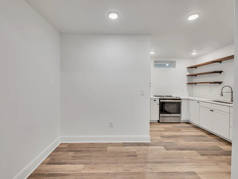 807B Porter Rd — Photo 8