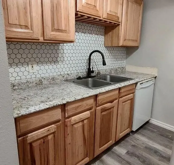421 - 425 E Fountain Pl — Photo 22