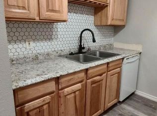 425 E Fountain Pl UNIT 204, Manitou Springs, CO 80829