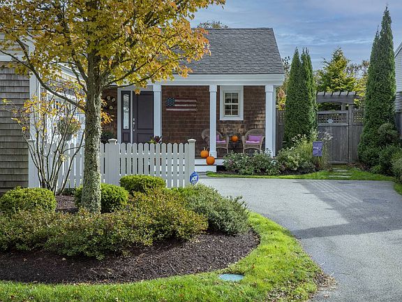 2nd image of 10 Rebeccas Lndg Unit 10