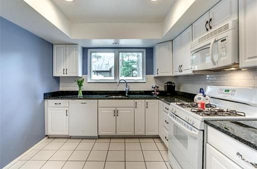 3rd image of 132 Greenbrook Dr #132