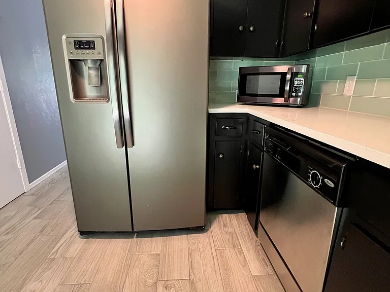 1114 Desirable Dr — Photo 18