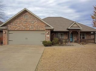 3606 N 4th St, Rogers, AR 72756