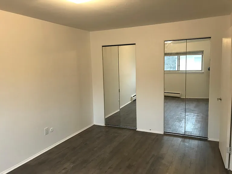 2859 E Maple Rd #20 — Photo 6