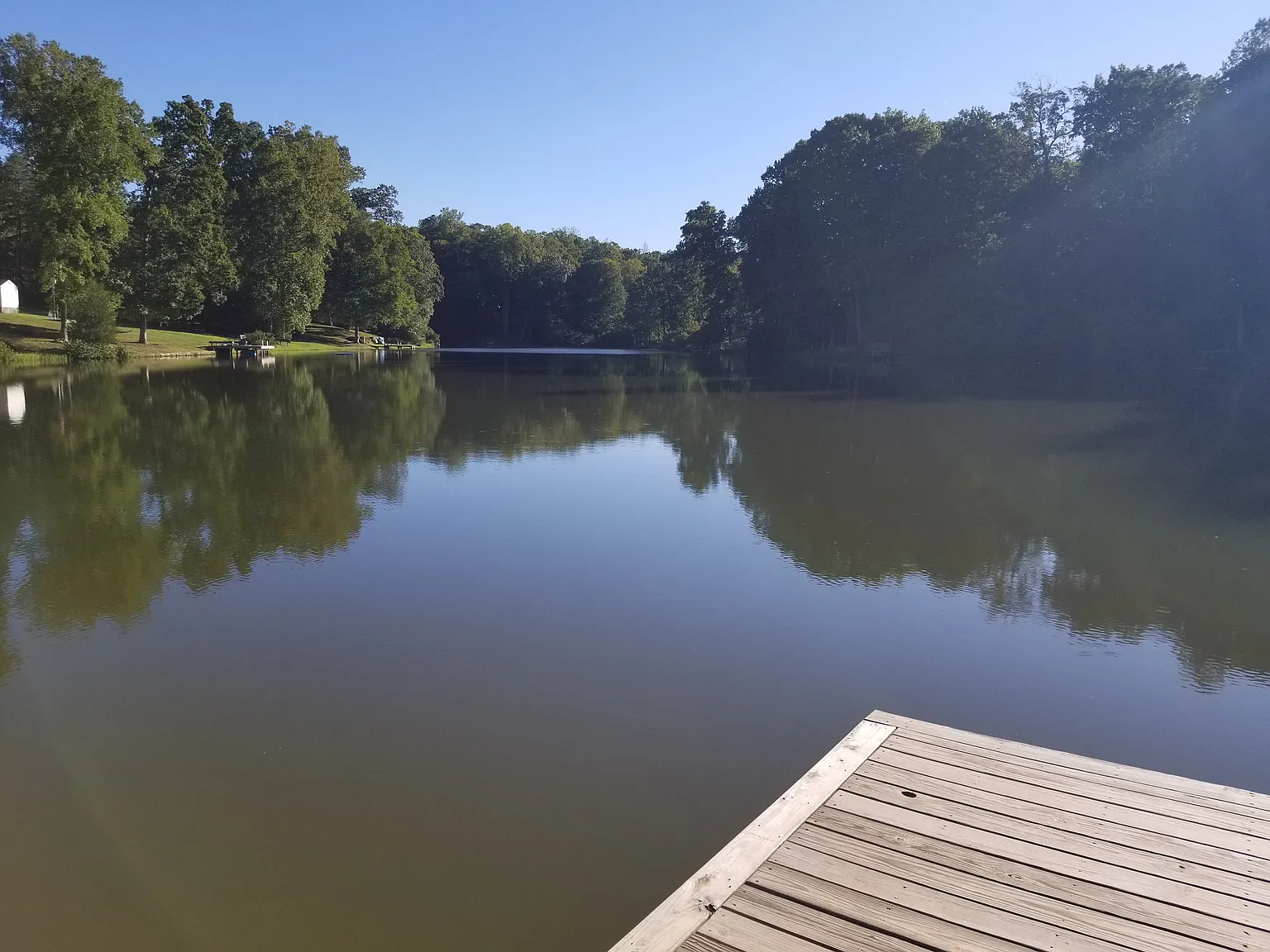 2101 Lakeview Dr — Photo 1