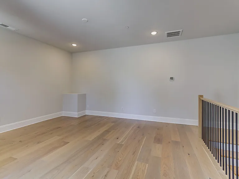 1107 Parkside Greenway Dr — Photo 42