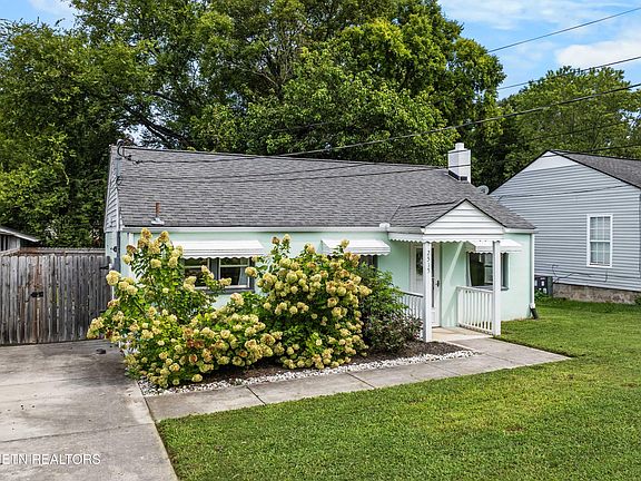 4th image of 2515 Seymour Ave