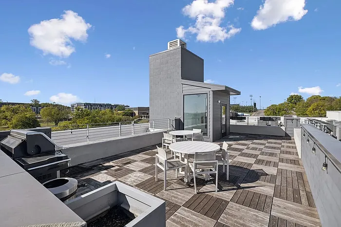 1 bed, 1.0 bath, 735 sqft, $1,800 — Photo 3