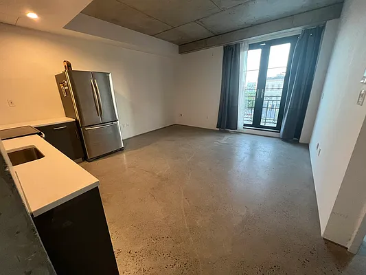 Rented by Momentum Real Estate LLC | media 11