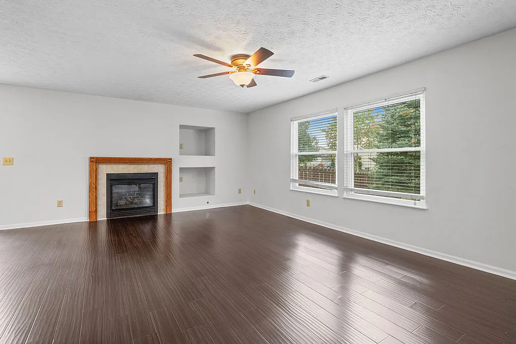 5831 Lonerise Ln photo 1