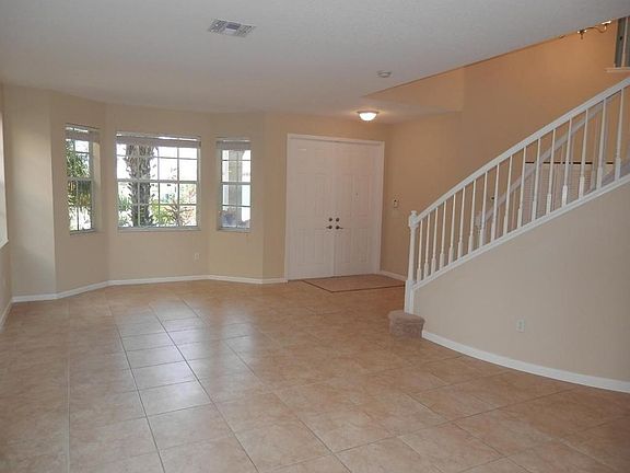 4th image of 11210 SW Stockton Pl