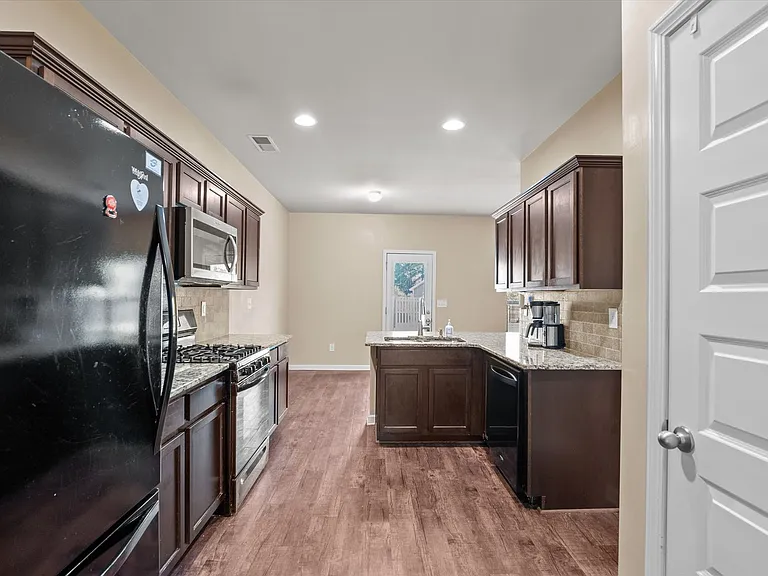 4704 Southwind Rd — Photo 17