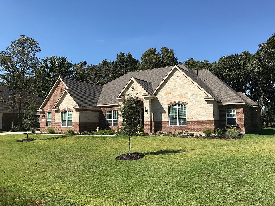 1st image of 135 Dogwood Dr