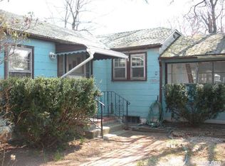 858 Middle Country Rd, Saint James, NY 11780