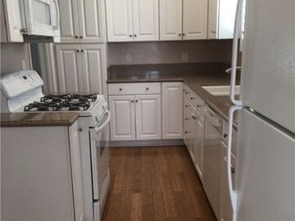 3rd image of 7822 Stewart Ave