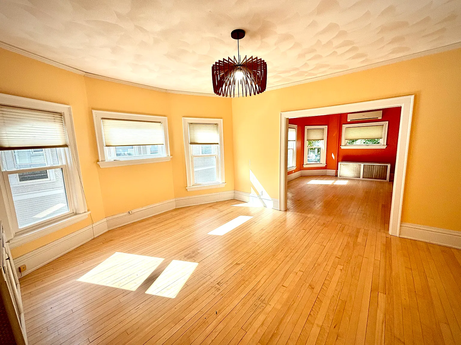 4 bed, 2200 sqft, $2,900 — Photo 1
