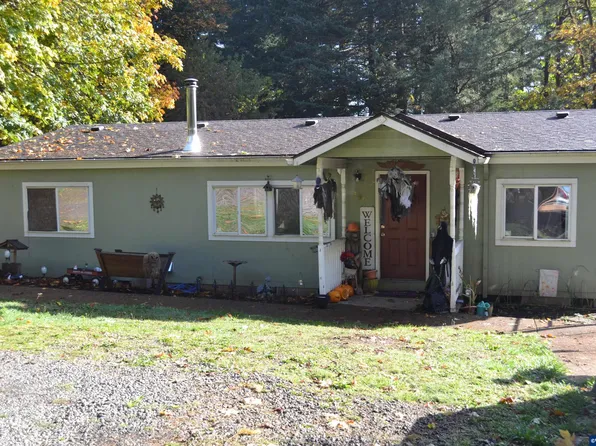 340 7th St, Falls City, OR 97344