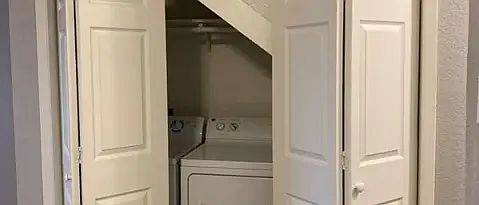 4th image of 3632 Eldridge St
