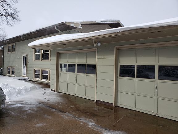 Spacious 2 car garage