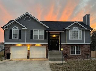 6208 Greenway Ct, Saint Joseph, MO 64501