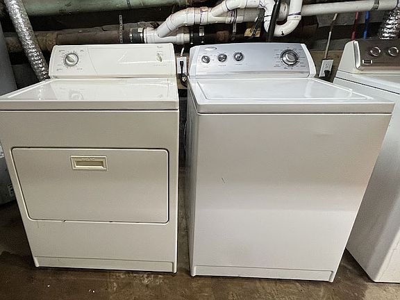 4th image of 452 W Philadelphia St #1