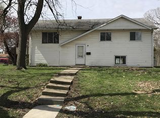 1501 Thornton Dr, Champaign, IL 61821