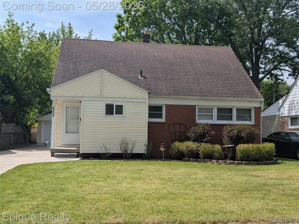20506 Lancaster St, Harper Woods, MI 48225