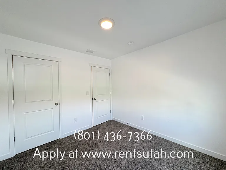 647 W Raintree Ln — Photo 28