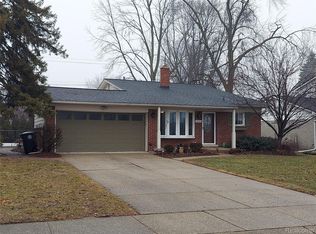 35340 Schoolcraft Rd, Livonia, MI 48150