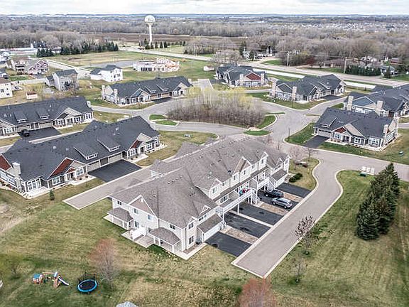 3rd image of 19380 Claremont Dr