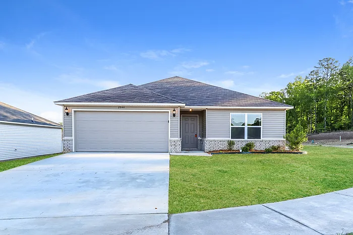 2048 Bentwood Dr — Photo 1
