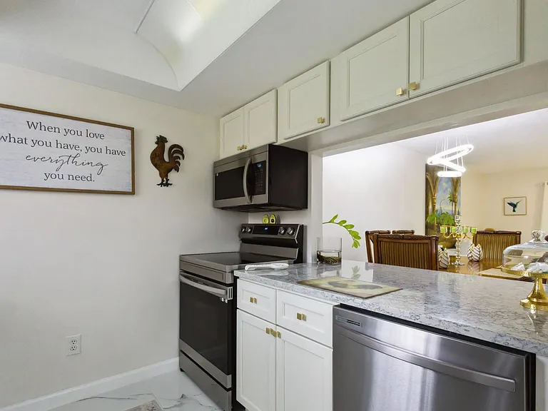 368 Waterside Dr — Photo 16